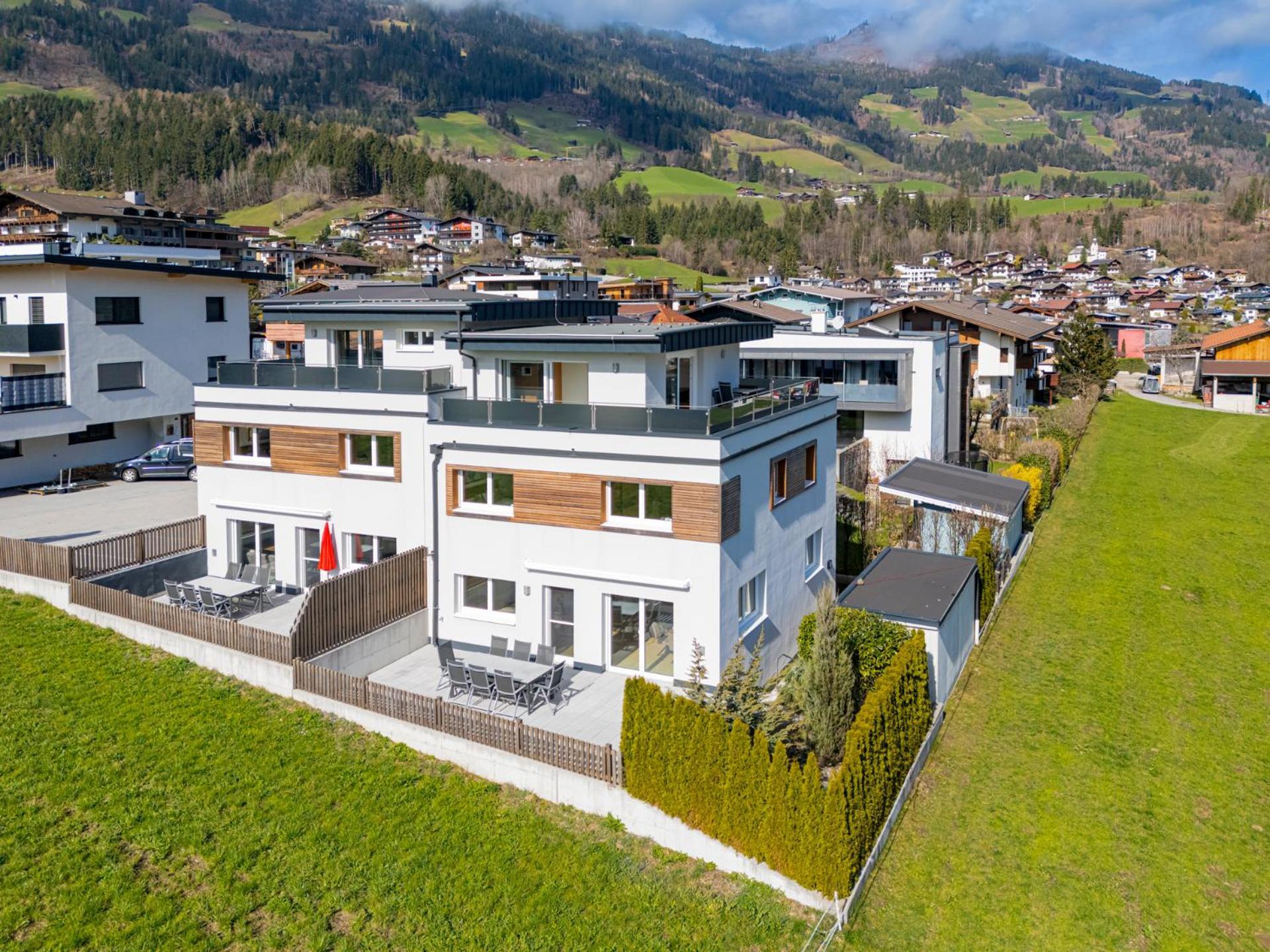 H19: Modern Wellness Retreat With Panoramic Rooftop Terrace Holiday home Fuegen